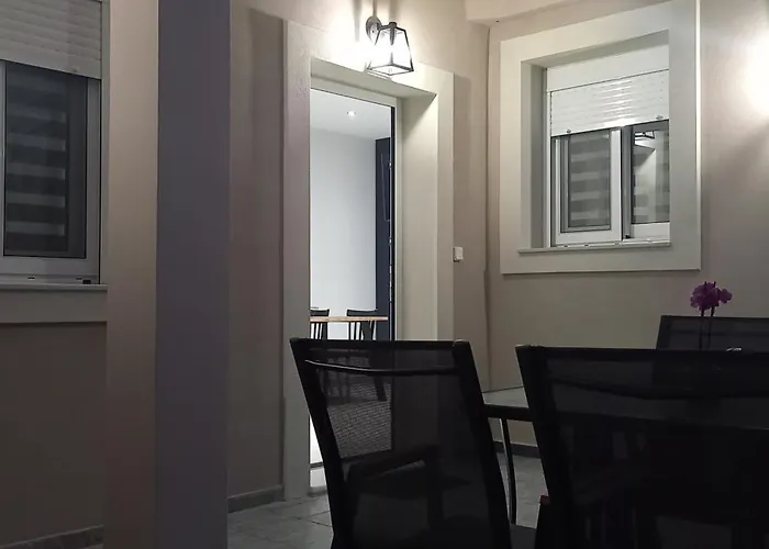 V Διαμέρισμα *